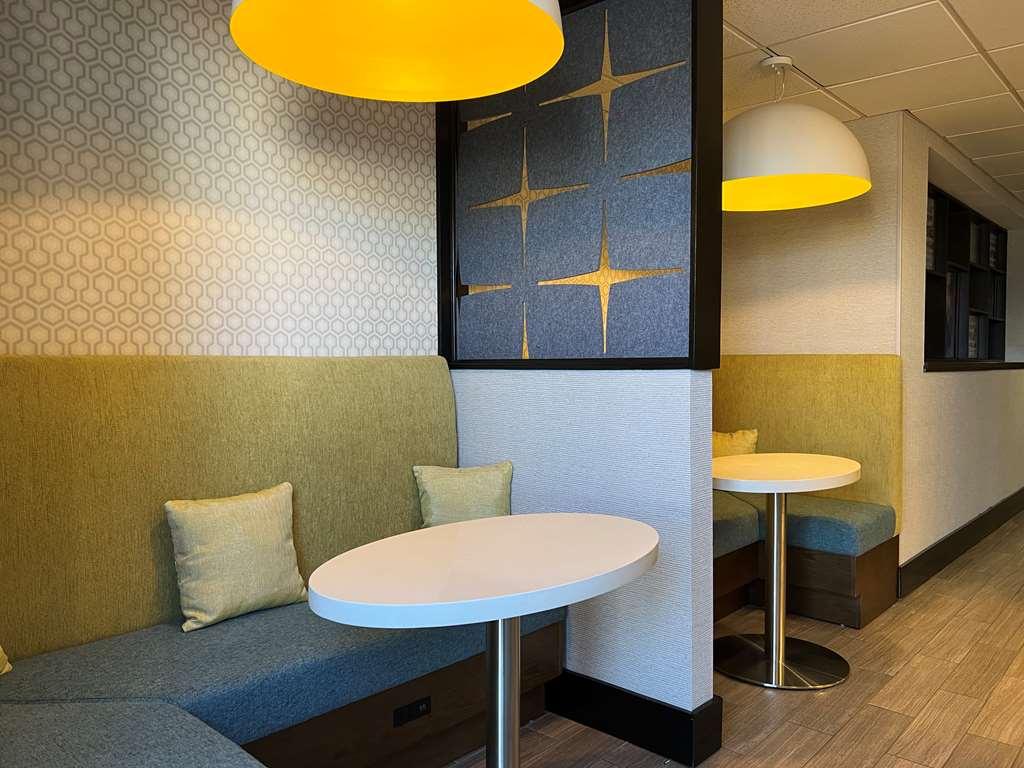 Hampton Inn Къминг Интериор снимка