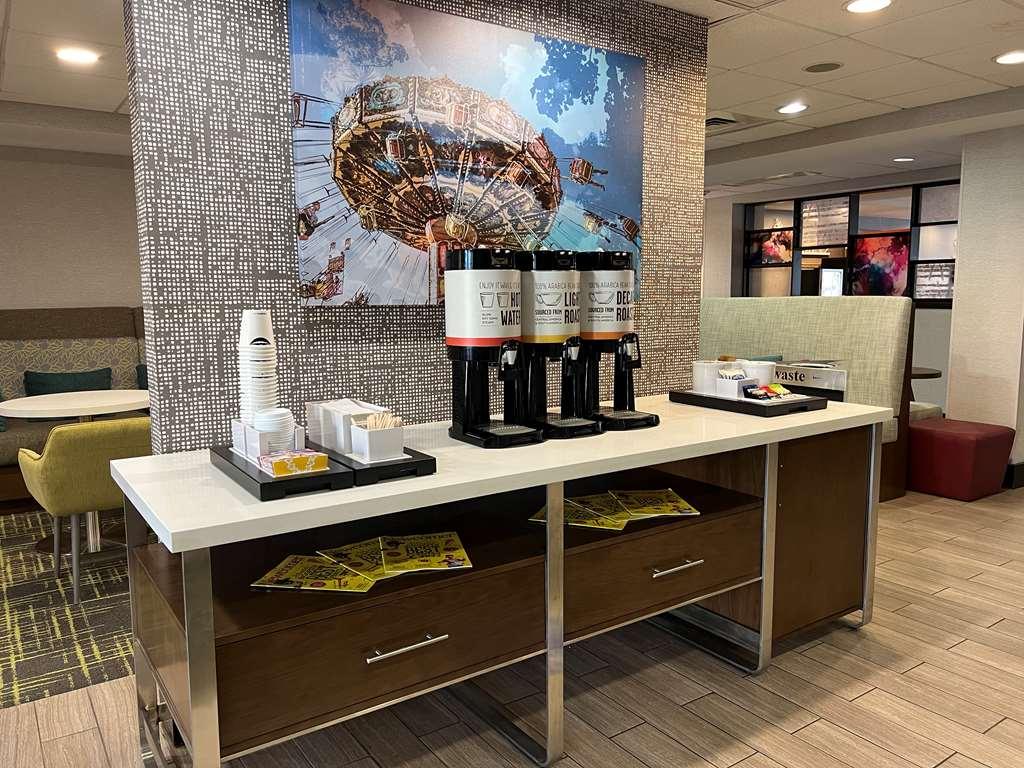 Hampton Inn Къминг Интериор снимка