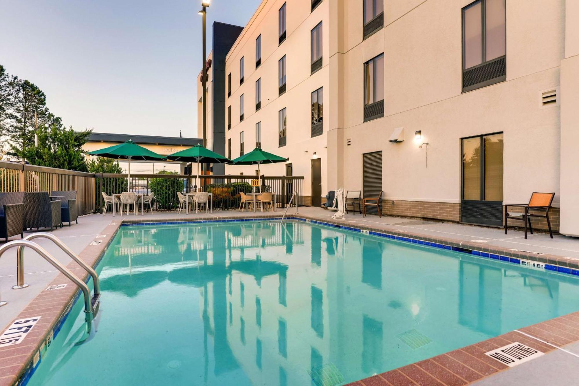 Hampton Inn Къминг Екстериор снимка
