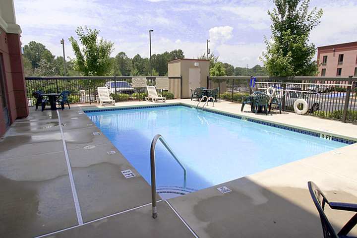 Hampton Inn Къминг Съоръжения снимка