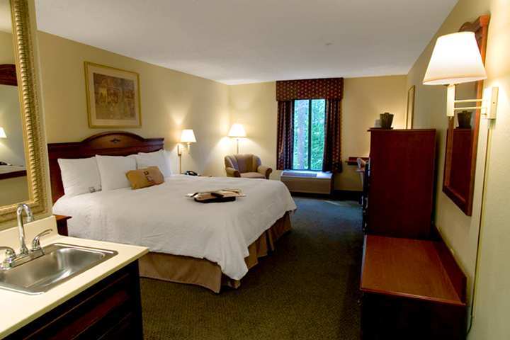 Hampton Inn Къминг Стая снимка